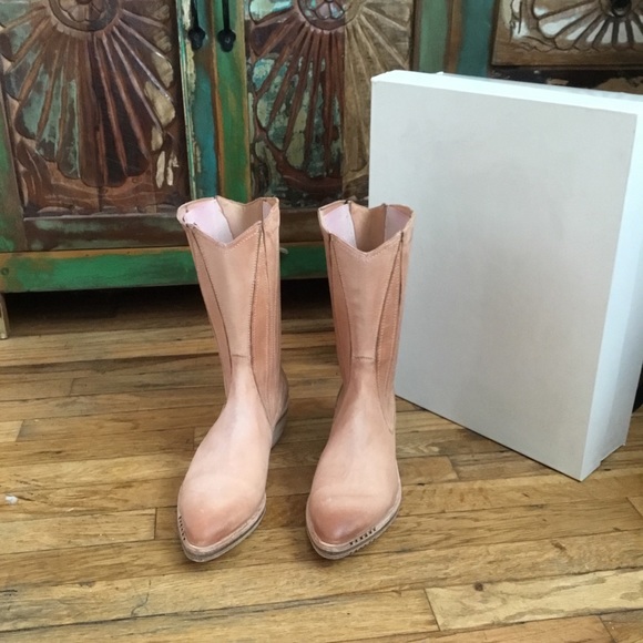 NIB Caria Italian Leather boots - Picture 5 of 14